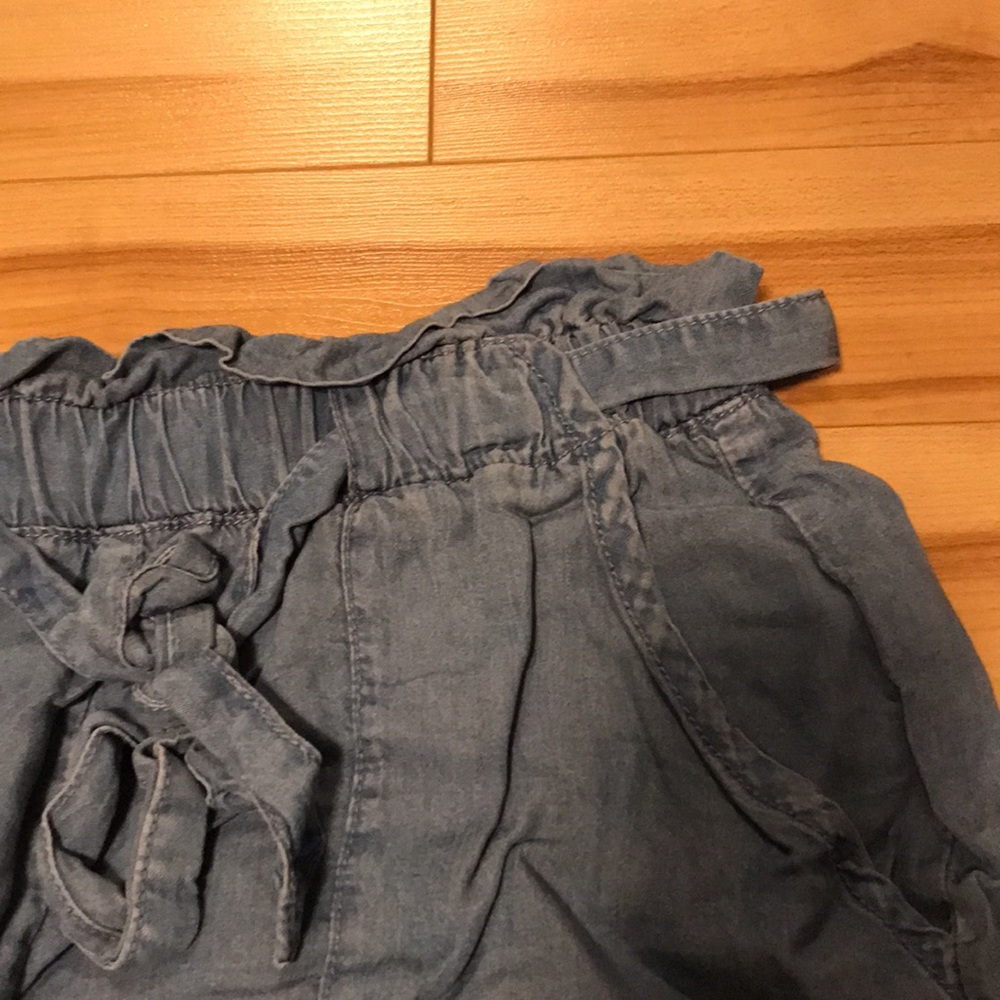 Paper bag jean shorts light material